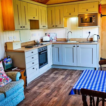 Finest Retreats - Shepherds Lodge At Morrells Wood-3