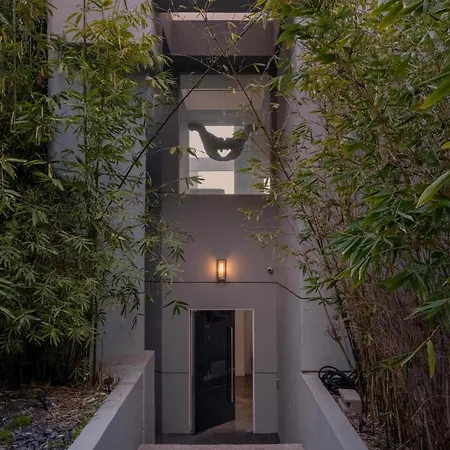 Hollywood Hills Modern Sanctuary-Jaw Dropping View-3