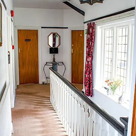 Burleigh House-3
