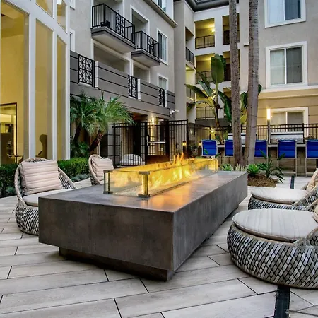 Top Floor Executive In Marina-3