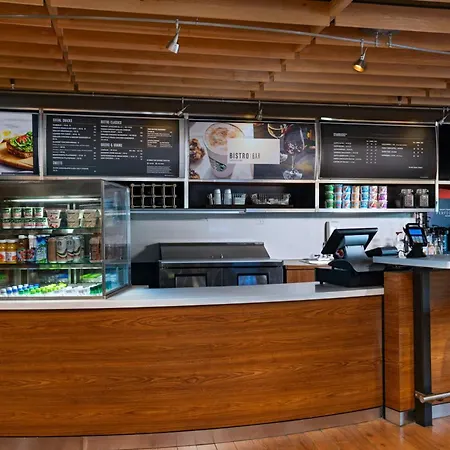 Courtyard By Marriott Omaha Aksarben Village-3