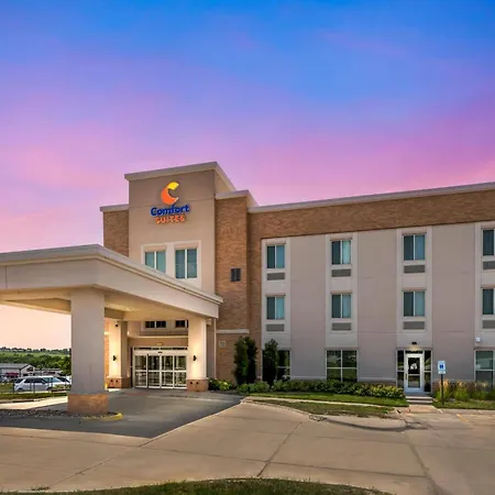 Comfort Suites West Omaha-3
