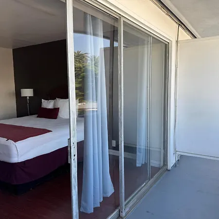 Holiday Lodge-3