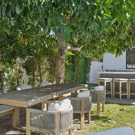 Curson Modern-3