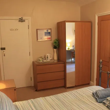 The Meltham Guesthouse Scarborough-2