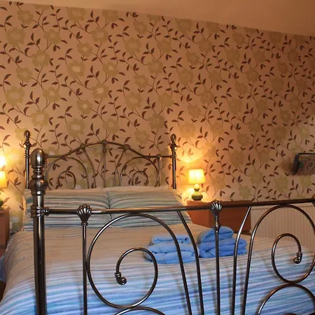 The Meltham Guesthouse Scarborough-3
