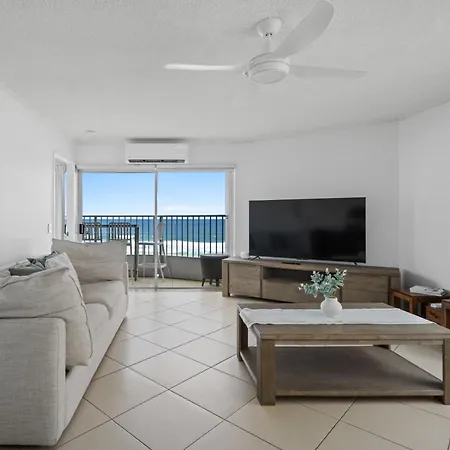 Pacific Plaza Apartments-3