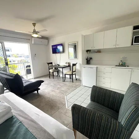 Broadwater Keys Holiday Apartments-2