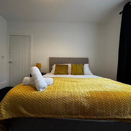 4 Bedroom House In Newcastle City Centre Location, Free Parking, Fast Wifi-2