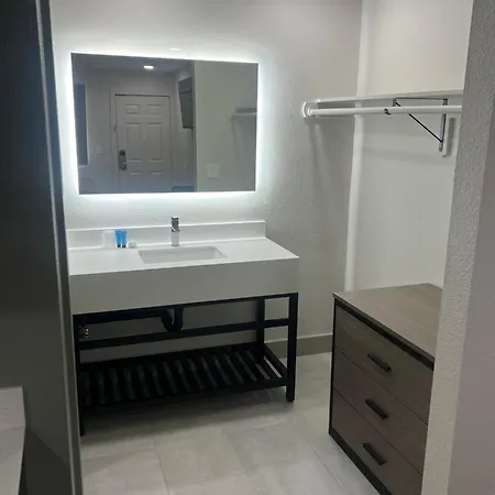 Value Suites Extended Stay-2