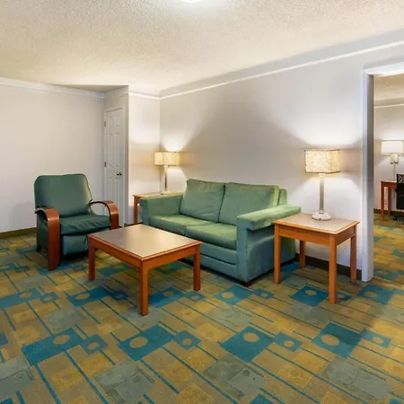 Travelodge By Wyndham Phoenix North-2