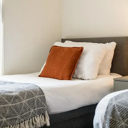 Randolph House - Air Host & Stay - Sleeps 6-2