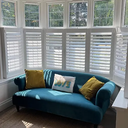 Spacious 6 Bedroom House, Luton-2
