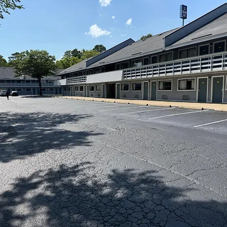 Days Inn By Wyndham Charlotte University-3