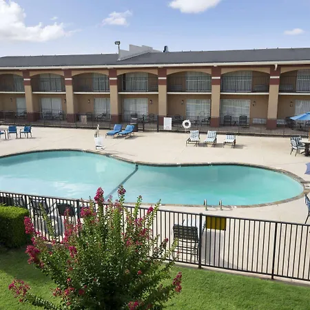 Howard Johnson By Wyndham Oklahoma City Okc Airport, Near Fairgrounds, I40, Free Hot Breakfast, And Pool-3