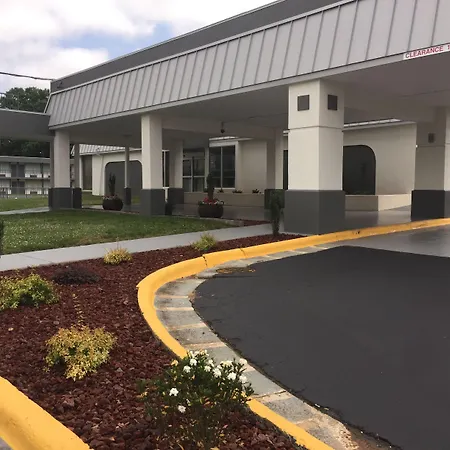 Quality Inn & Suites University Area-3
