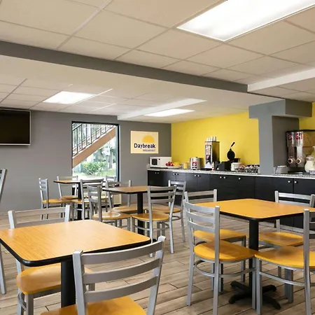 Days Inn By Wyndham Clearwater/Central-2