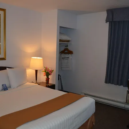 Emerald Hotel & Suites Calgary Airport-3