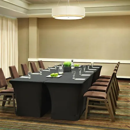 Sheraton Cavalier Calgary Hotel-3