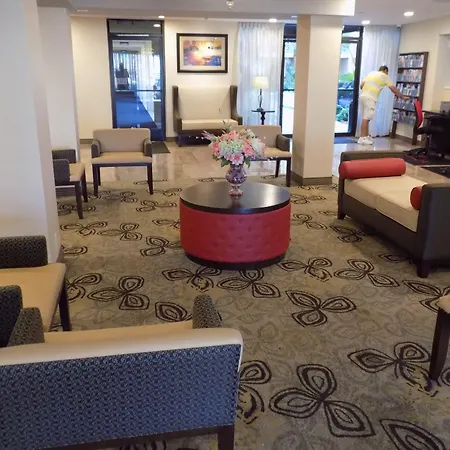 Ramada By Wyndham Burbank Airport-2