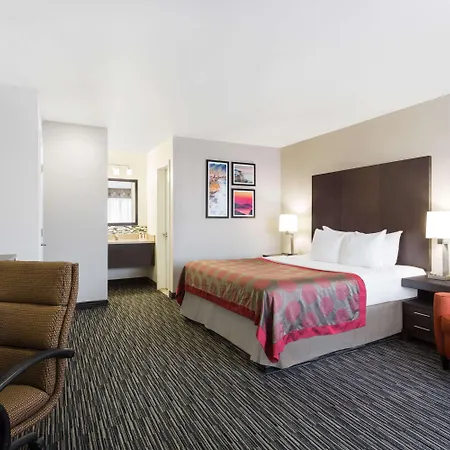 Ramada By Wyndham Monterey-2