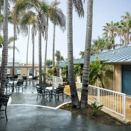 Pb Surf Beachside Inn-3