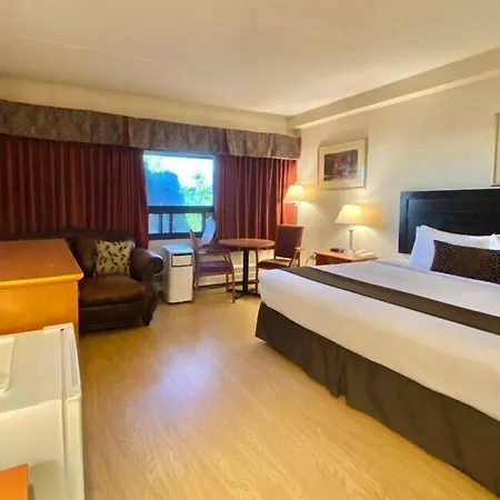 Travelodge By Wyndham Edmonton East-3