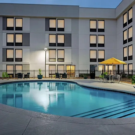 Hampton Inn Kansas City - Airport-3