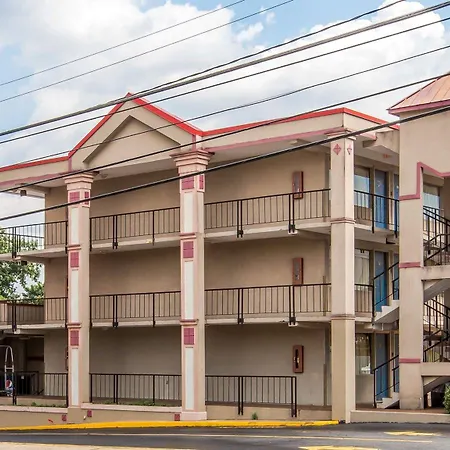 Econo Lodge Atlanta College Park-3