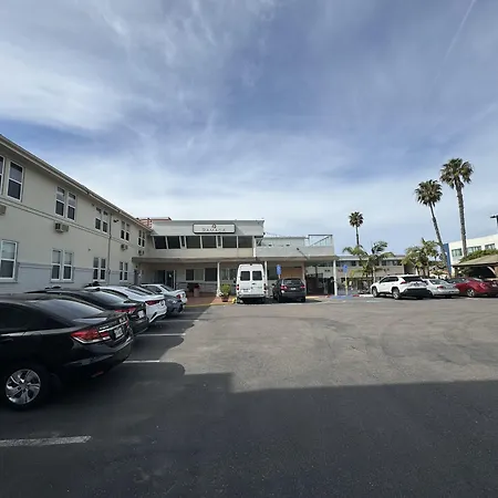 Ramada By Wyndham San Diego Airport-3