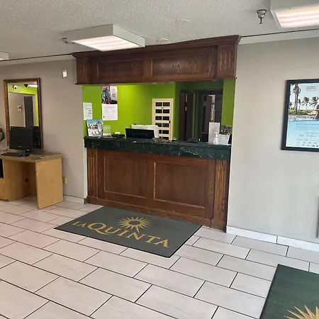 La Quinta Inn By Wyndham Omaha Southwest-3