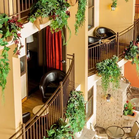 Hotel Ambassadeur Et Suites-3