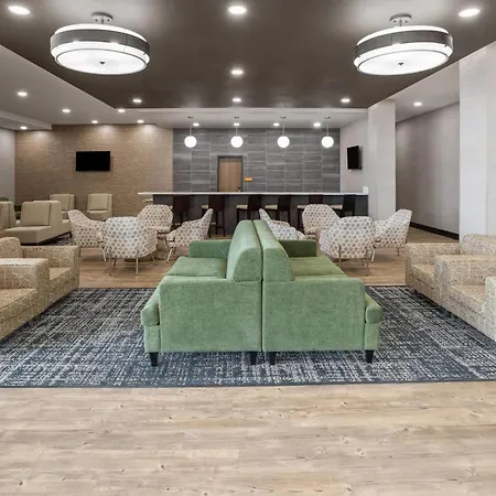La Quinta Inn & Suites By Wyndham Phoenix West Glendale-2