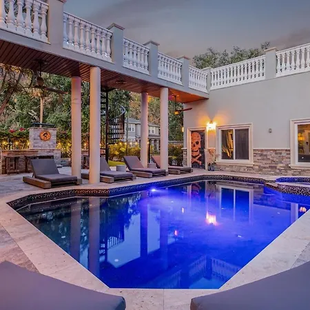 Gaspar'S Luxury Estate-2