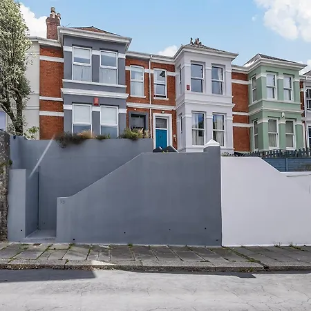 Spacious 4Bed Townhouse Sleeps 7 Prime Location Perfect For Groups, Families And Contractors-2