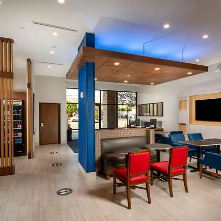 Holiday Inn Express & Suites Chatsworth By Ihg-2