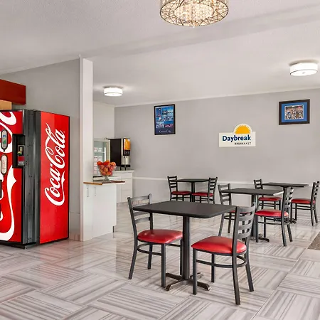 Days Inn By Wyndham Kansas City International Airport-3