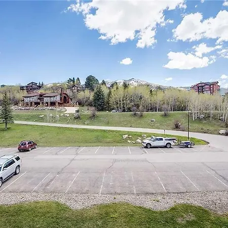 Rockies Condominiums By Mountain Resorts-2