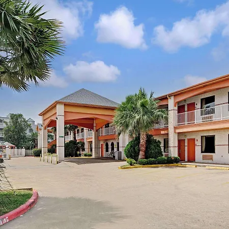 Super 8 By Wyndham Galveston-2