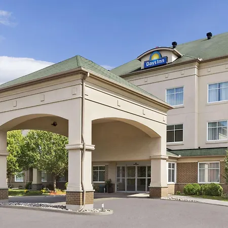 Days Inn By Wyndham Ottawa Airport-2