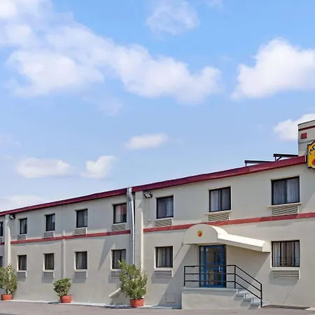 Super 8 By Wyndham Long Island City Lga Hotel-2