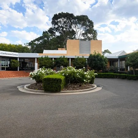 Lakeside Hotel And Conference Centre-3