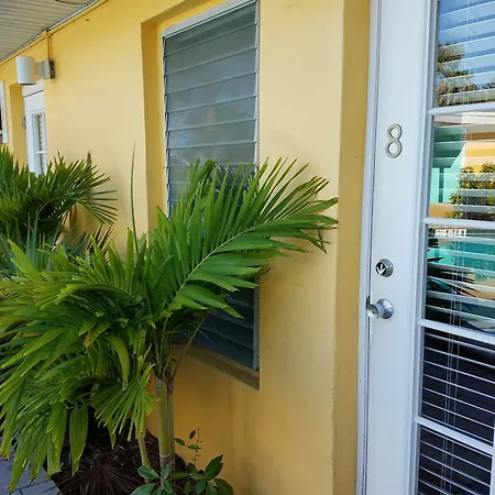 Alexander Palms Court - No Hidden Resort Fees!-2