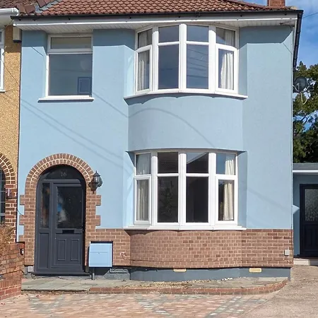 Cherry View House 3 Bed Garden Parking Sleeps 8-2