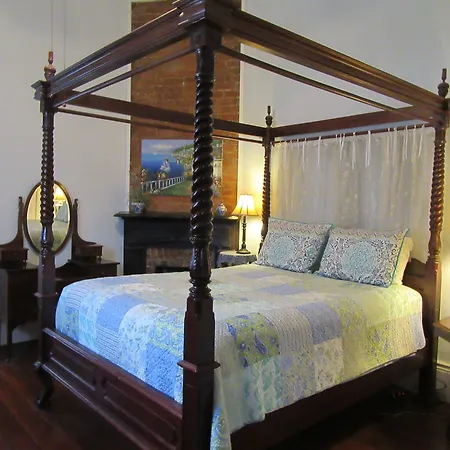Garden District Bed And Breakfast-2