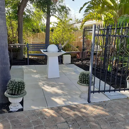 Palms Bed & Breakfast-3