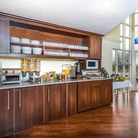 Clarion Pointe Quebec Airport-3