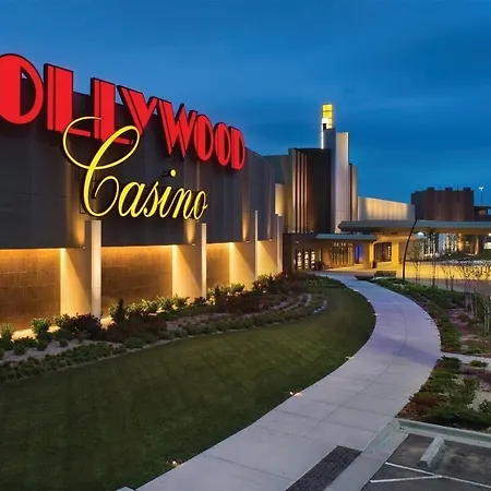 Comfort Suites Speedway - Kansas City-3