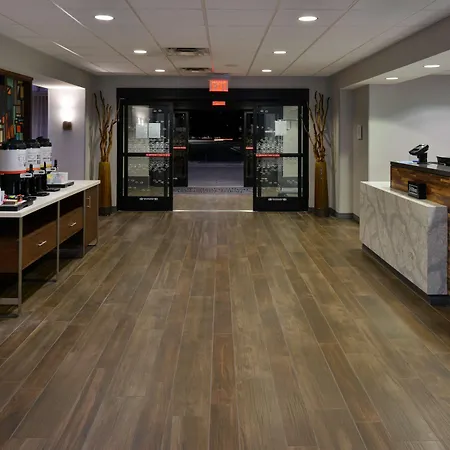 Hampton Inn & Suites Las Vegas Airport-3
