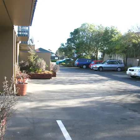 Sherborne Motor Lodge-2